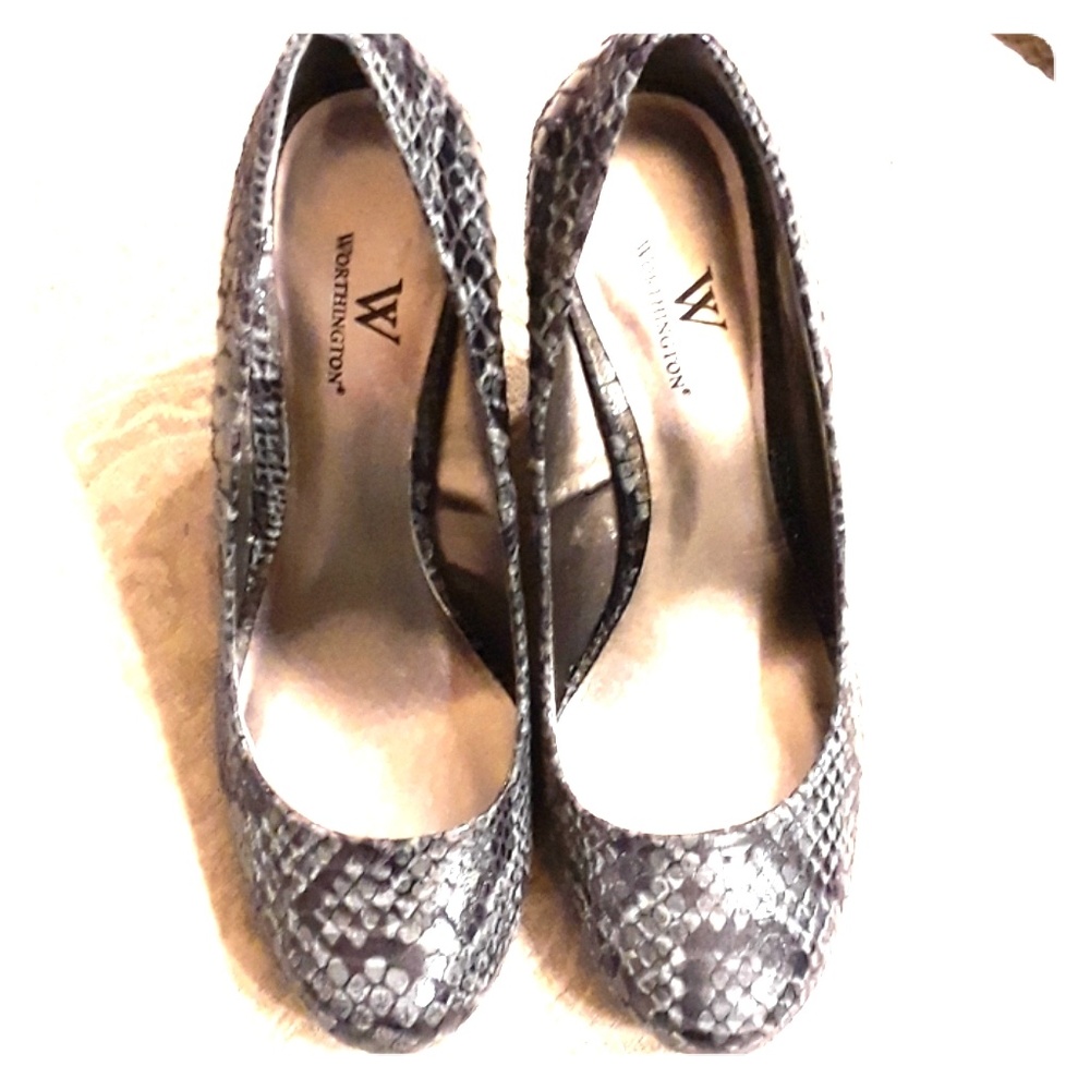 Faux Snake Print Wedges
